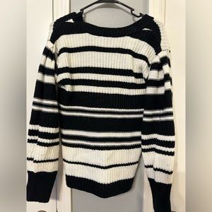 Jessica Simpson sweater